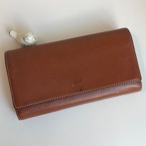 Fossil 🗝️ Genuine Leather Wallet
